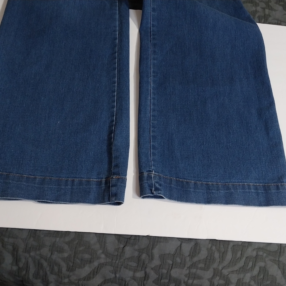 EST. 1946 Denim Size 8 Stylish Blue Flare Women's Jeans - Picture 7 of 14